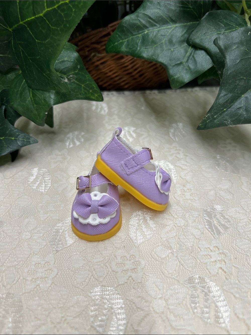 NWT Lilac 2”, 5 cm, Doll Shoes with White Scallop Trim for 12” Doll